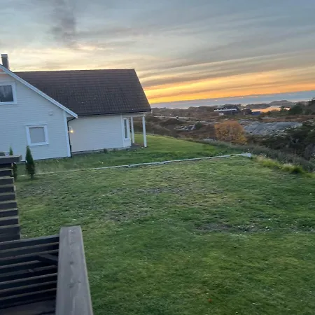 Atlantis With Sauna And Great Views Vevang