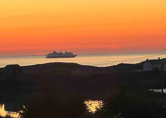 Atlantis With Sauna And Great Views Feriehus